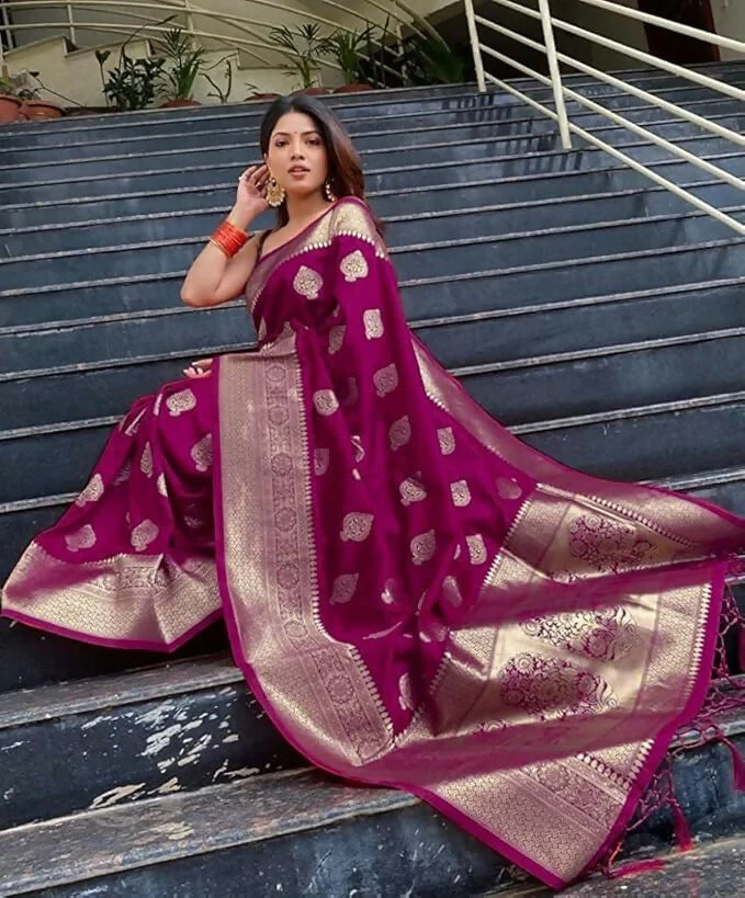 AXONIT Jacquard Silk Saree with Heavy Golden Zari Butta & Antique Gold Border - Image 15