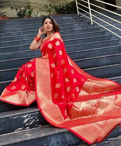 AXONIT Jacquard Silk Saree with Heavy Golden Zari Butta & Antique Gold Border - Image 9