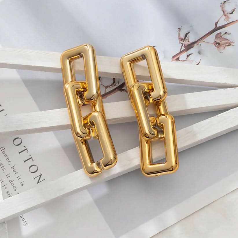 Bold & Beautiful Gold Jewelry Set – Chain Necklace, Bracelet & Earrings Combo (Set of 3) - Image 8