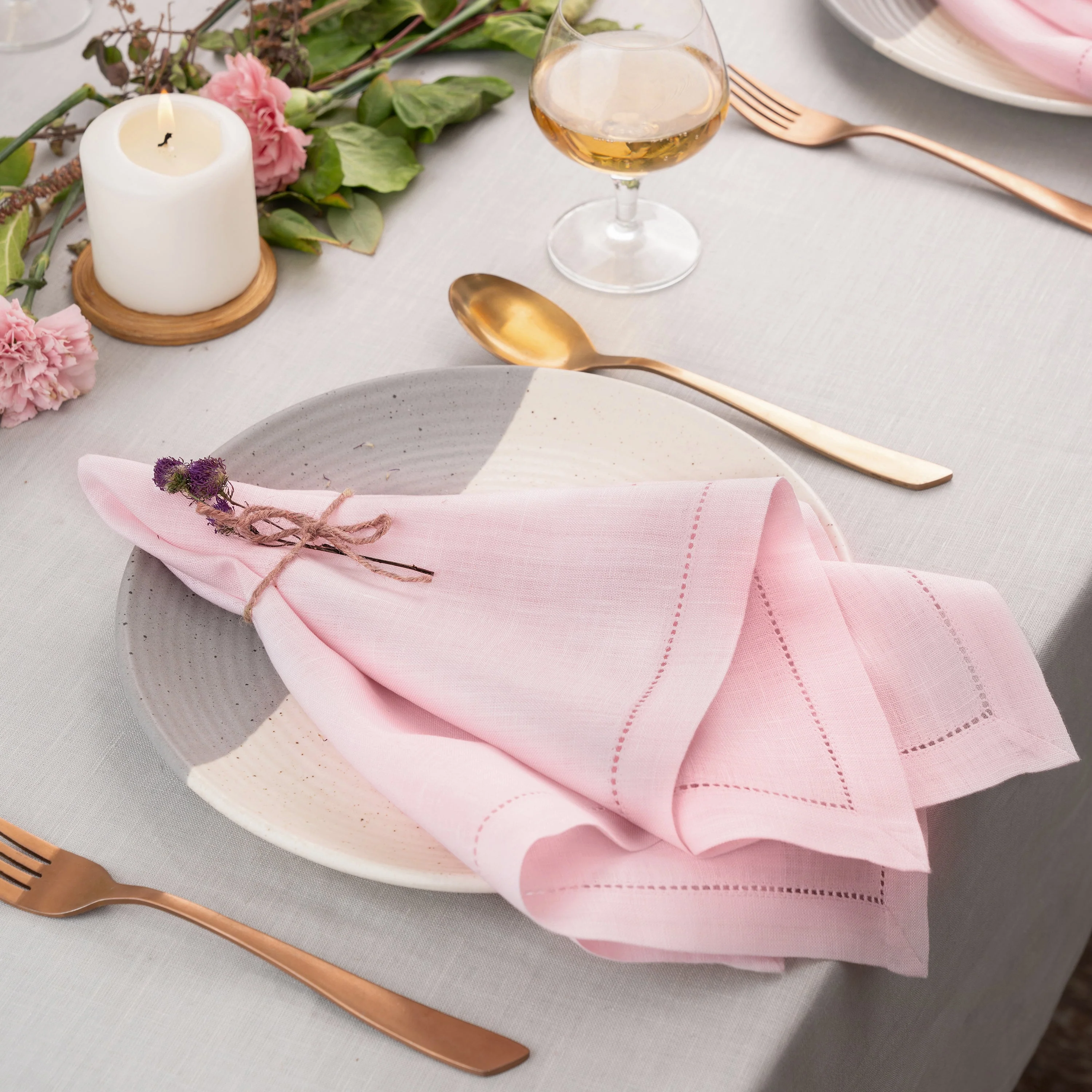 D'Moksha Homes- Pastel Pink Linen Napkins, Hemstitch, 20 x 20 inch, 4 pcs - Image 3