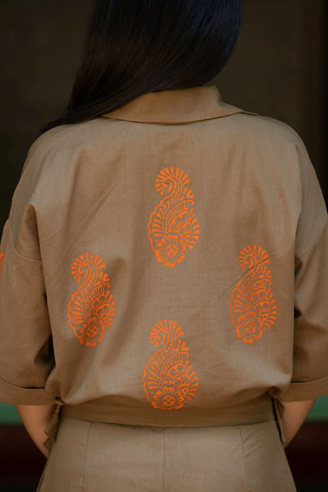 Olivia Women’s Sporty Handprinted Cotton Twill Shirt with Drawstring Hem (Top) - Image 5