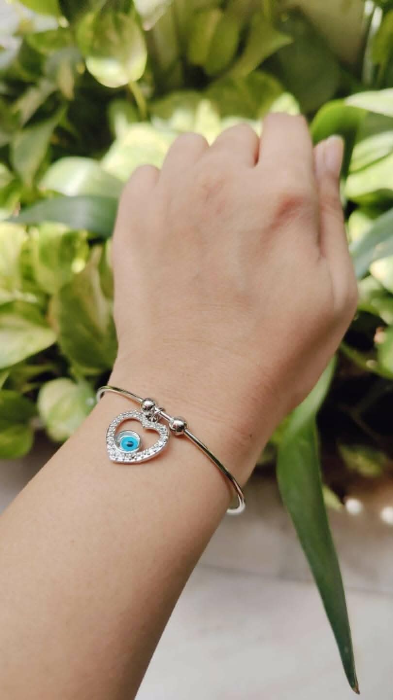 Pinapes Evil Eye Chain Bracelet for women and girls - Image 3