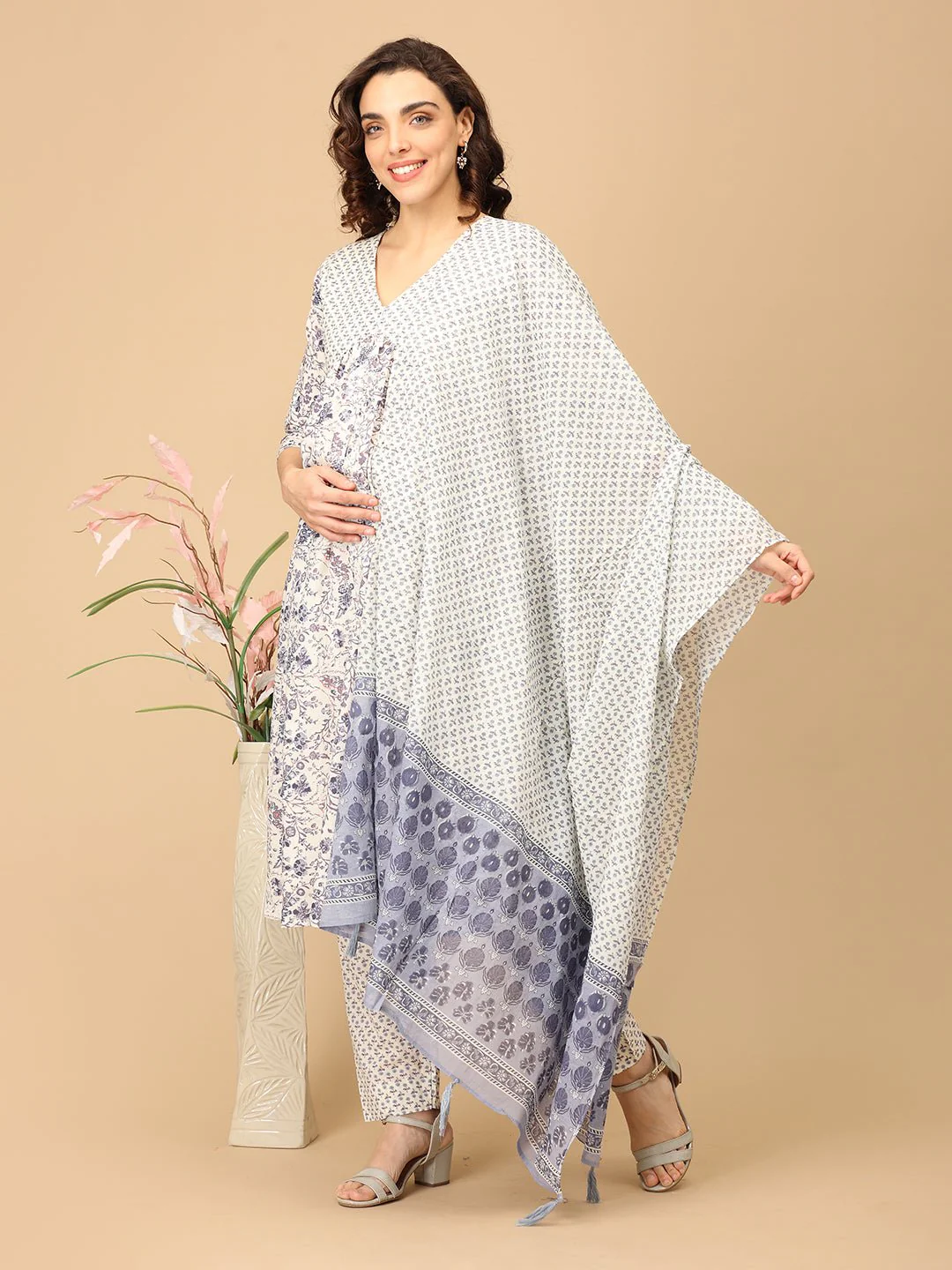 Rang-e-Ret Maternity and Nursing Kurta Set With Dupatta - Image 4