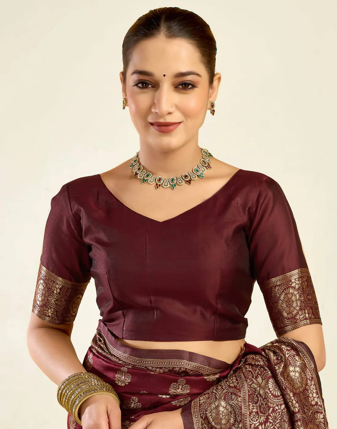 Royal Emerald Jacquard Saree with Golden Zari Work & Heavy Brocade Border - Image 18